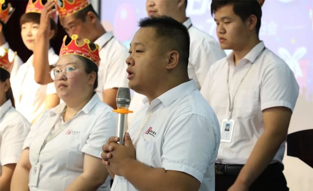 集團(tuán)運營副總裁趙明華 集團(tuán)運營副總裁趙明華